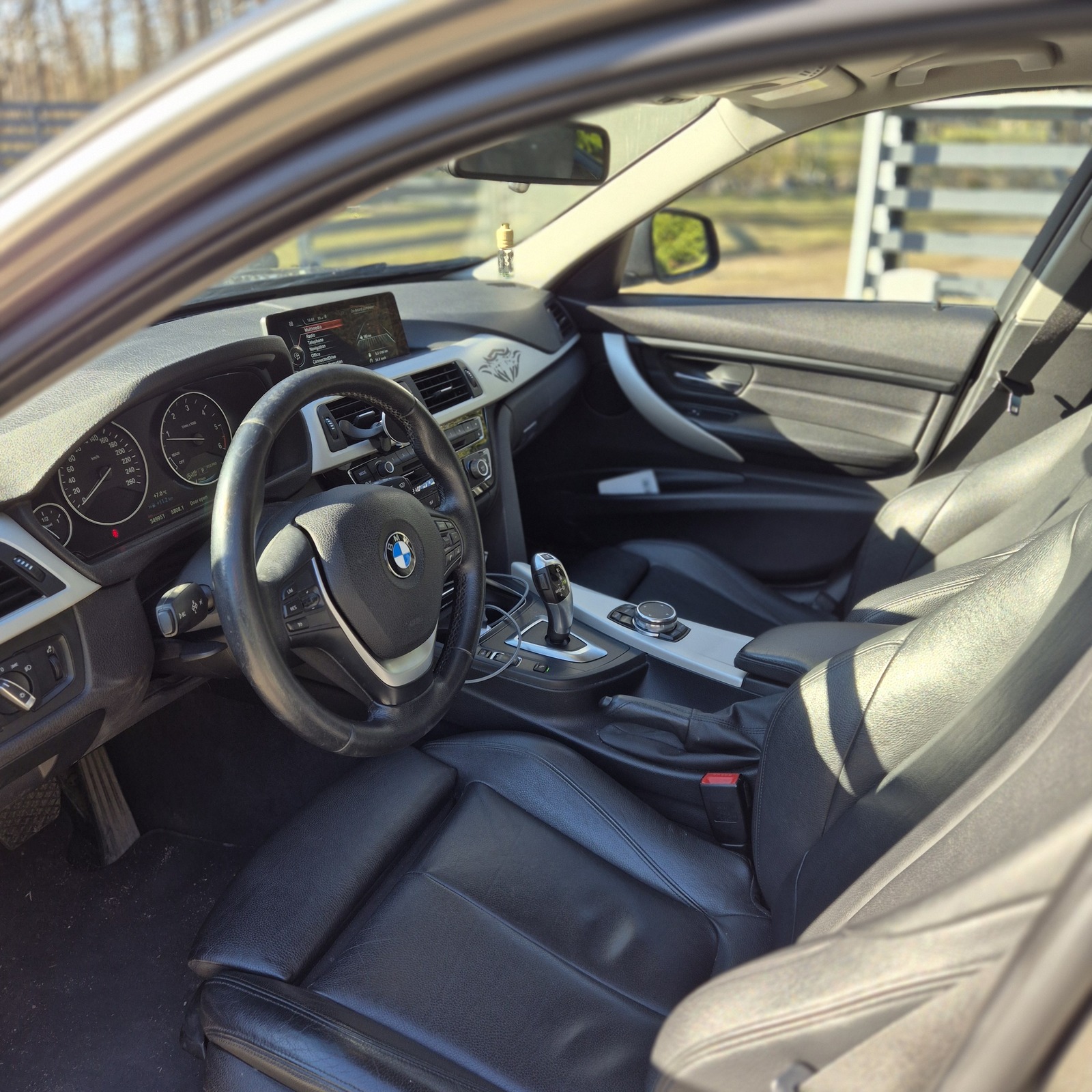 BMW 320 2015, photo 7/7
