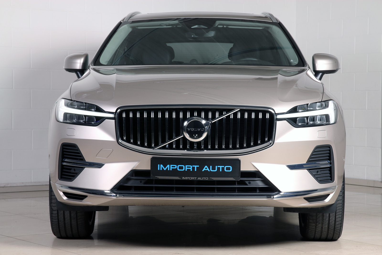 Volvo XC60 2024, photo 2/10