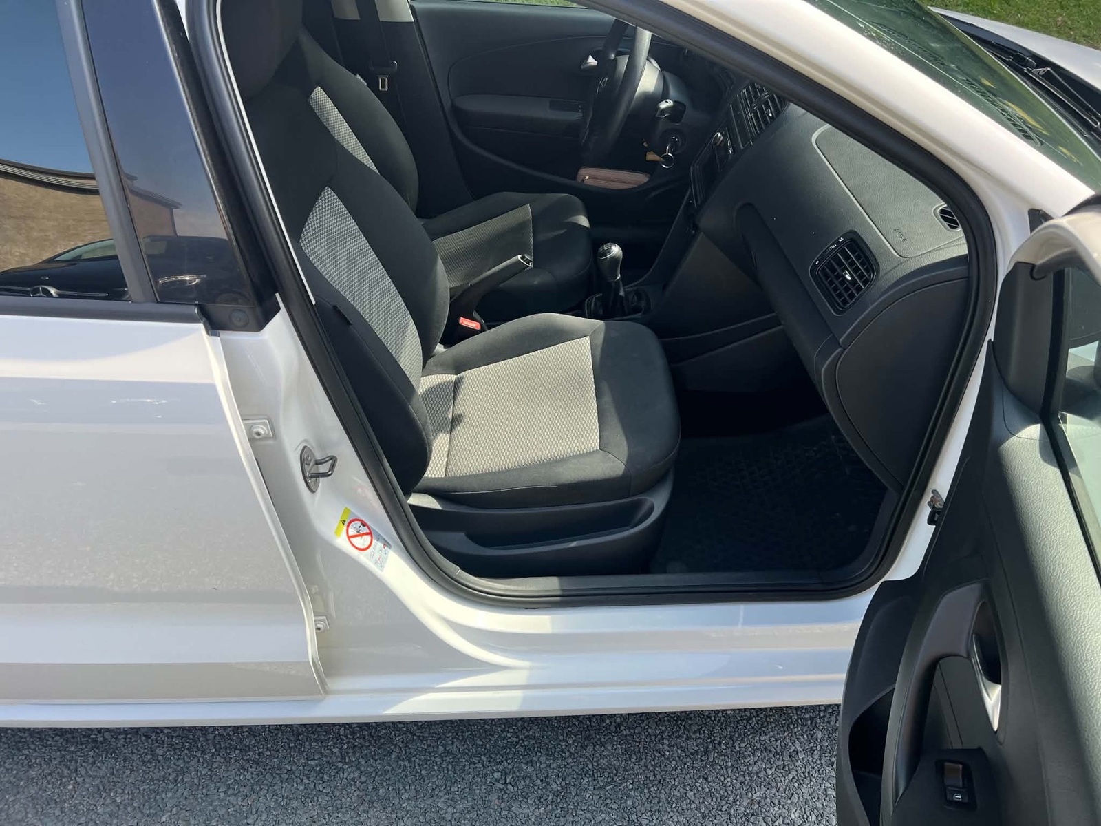 Volkswagen Polo 2014, photo 6/8