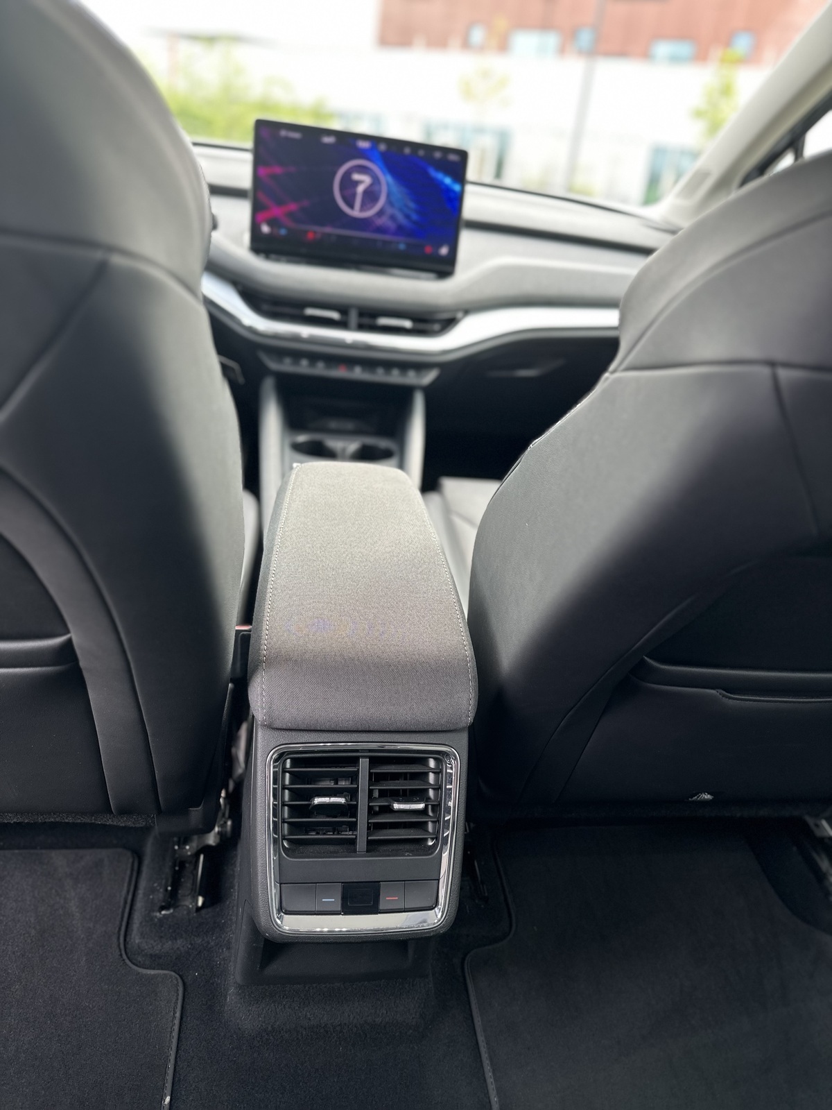 Škoda Enyaq 2023, photo 6/10
