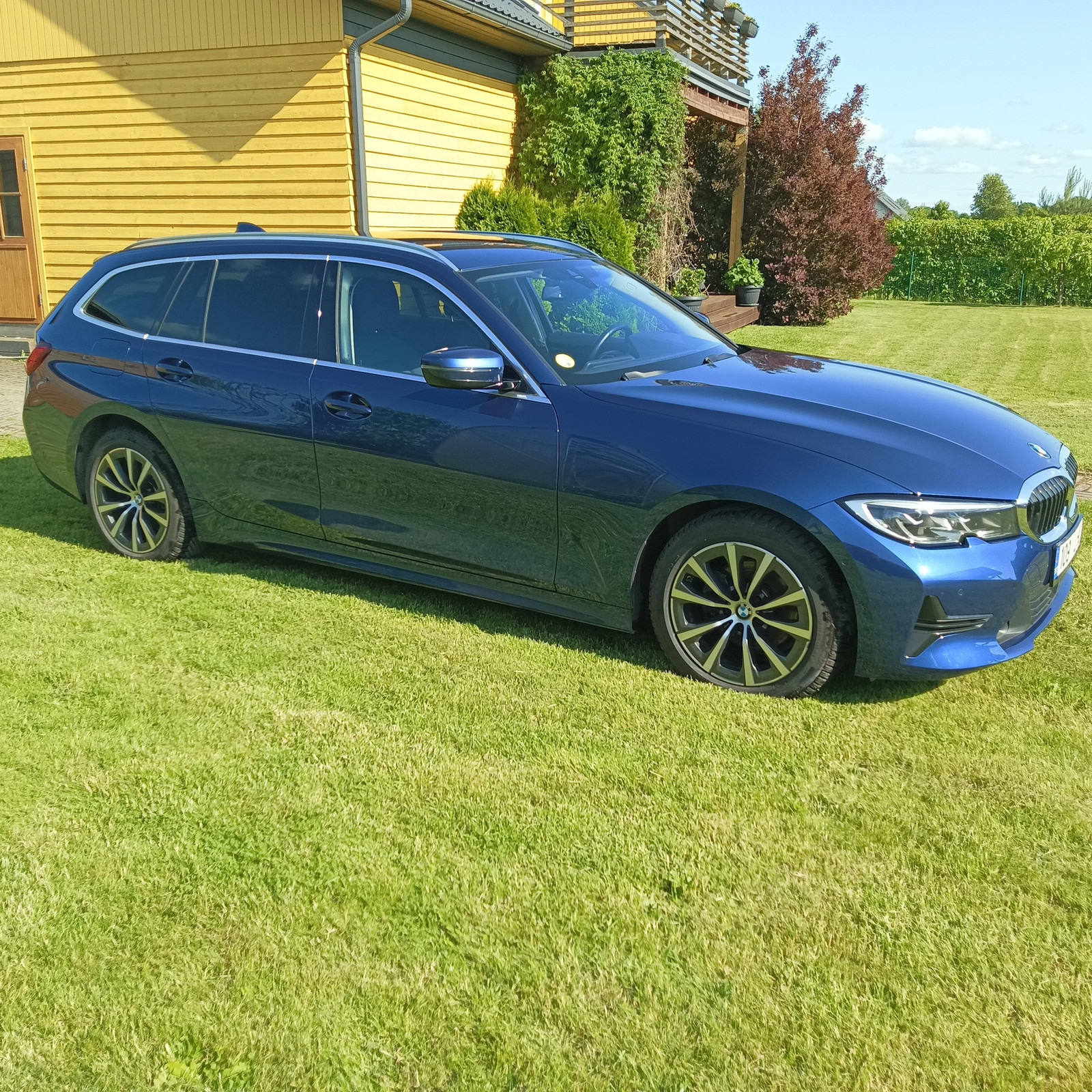 BMW 320 2021, photo 2/18