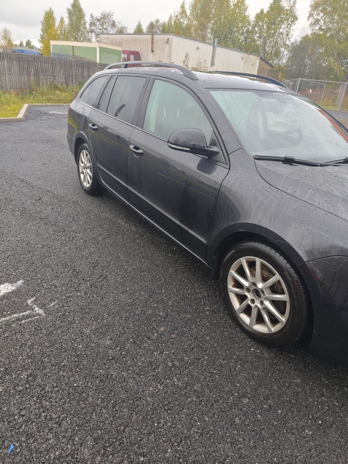 Škoda Superb 2011, kuva 2/14