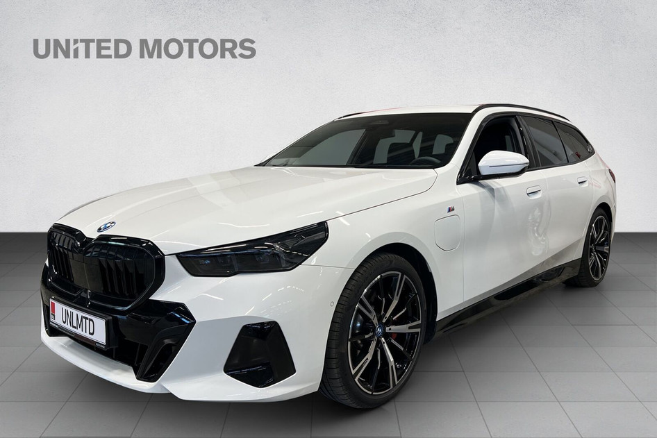 BMW 530, 2025, 2.0, 140 kW, подключаемый гибрид (бензин/электричество), автомат, полный привод