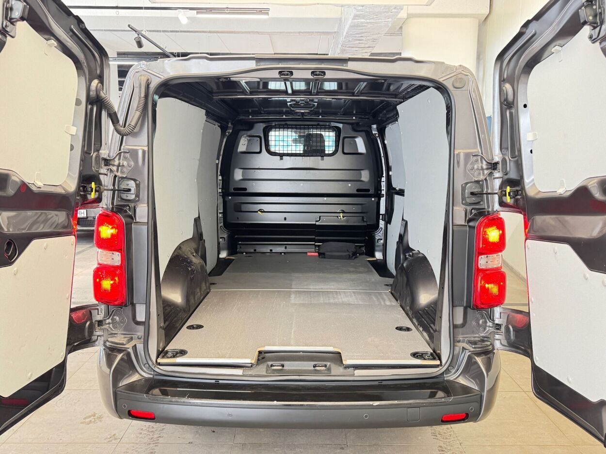 Toyota ProAce L3 Van 2.0 D4D 106kW 2024, photo 6/23