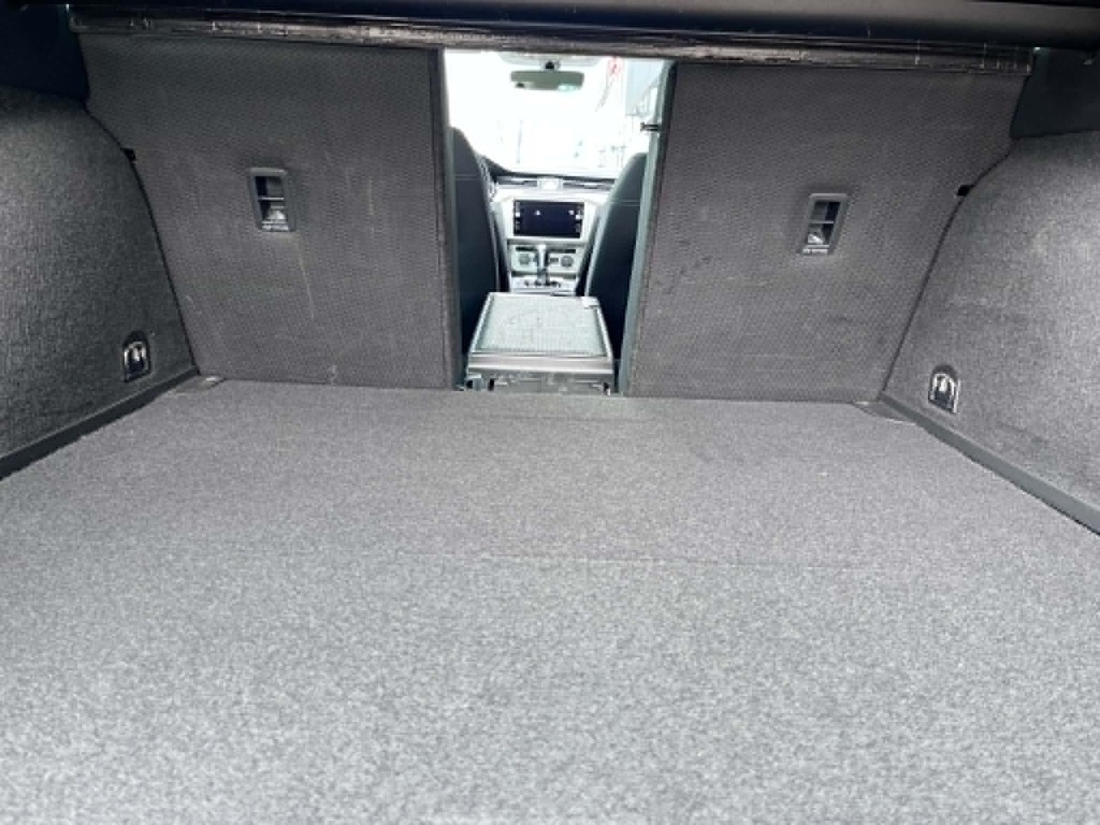 Volkswagen Passat 2019, photo 6/18