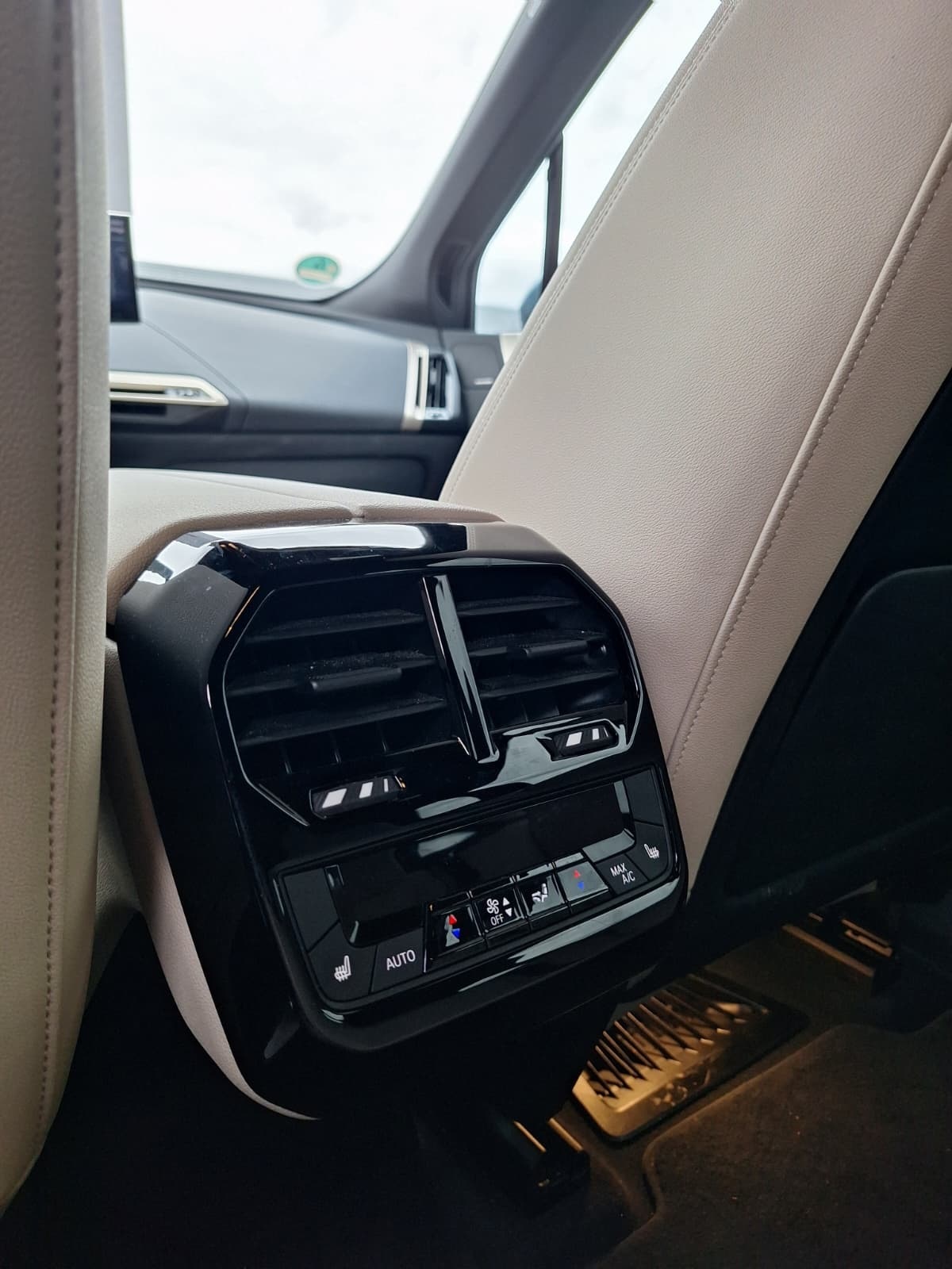 BMW iX 2024, kuva 6/7