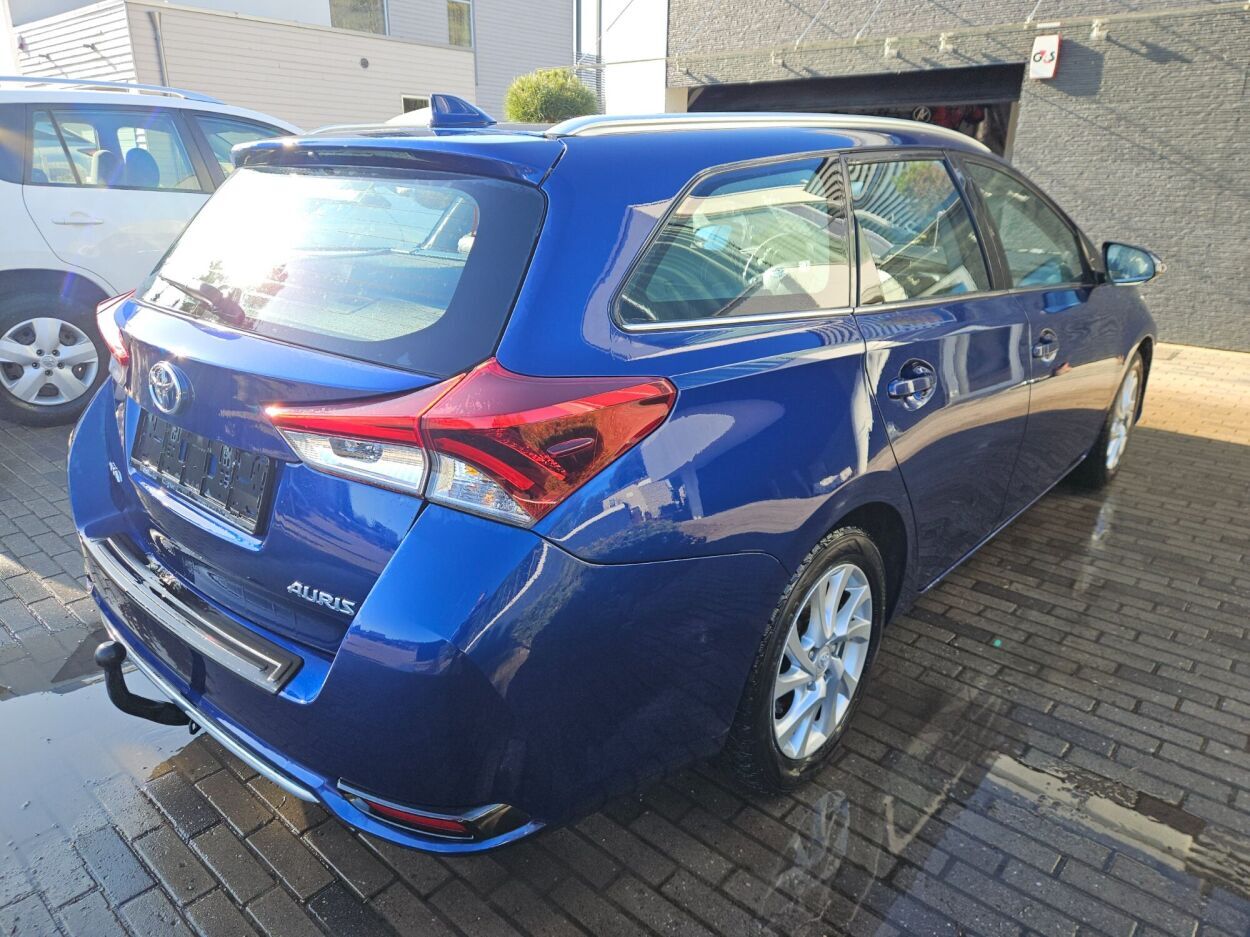 Toyota Auris Touring Sports 2015, photo 3/6