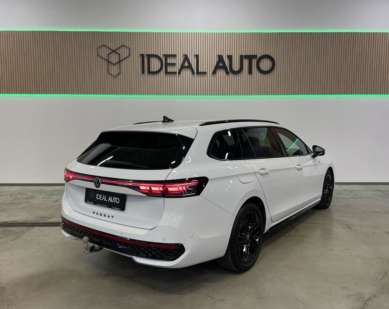 Volkswagen Passat 2024, photo 4/24