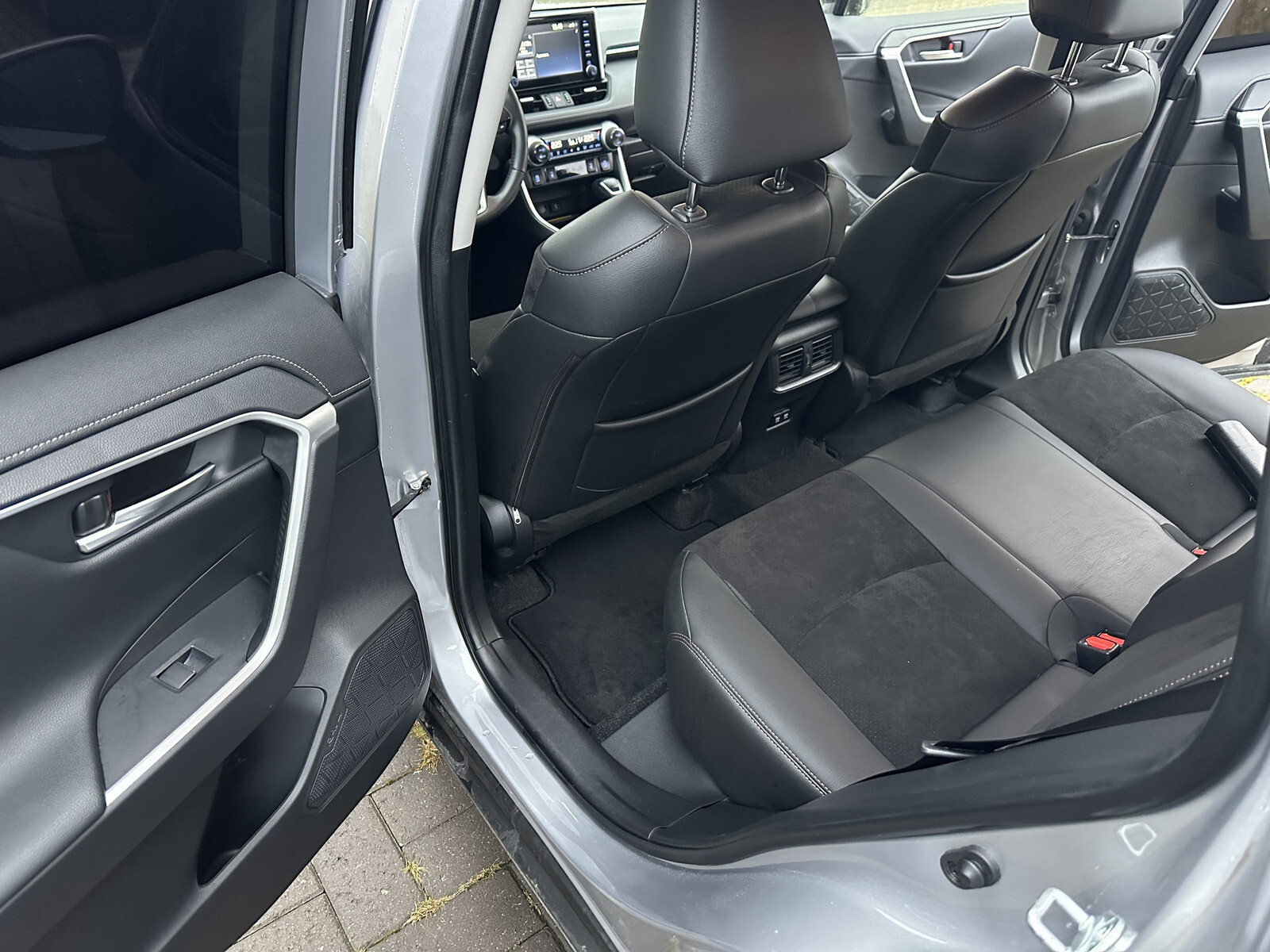 Toyota RAV4 2020, photo 4/18
