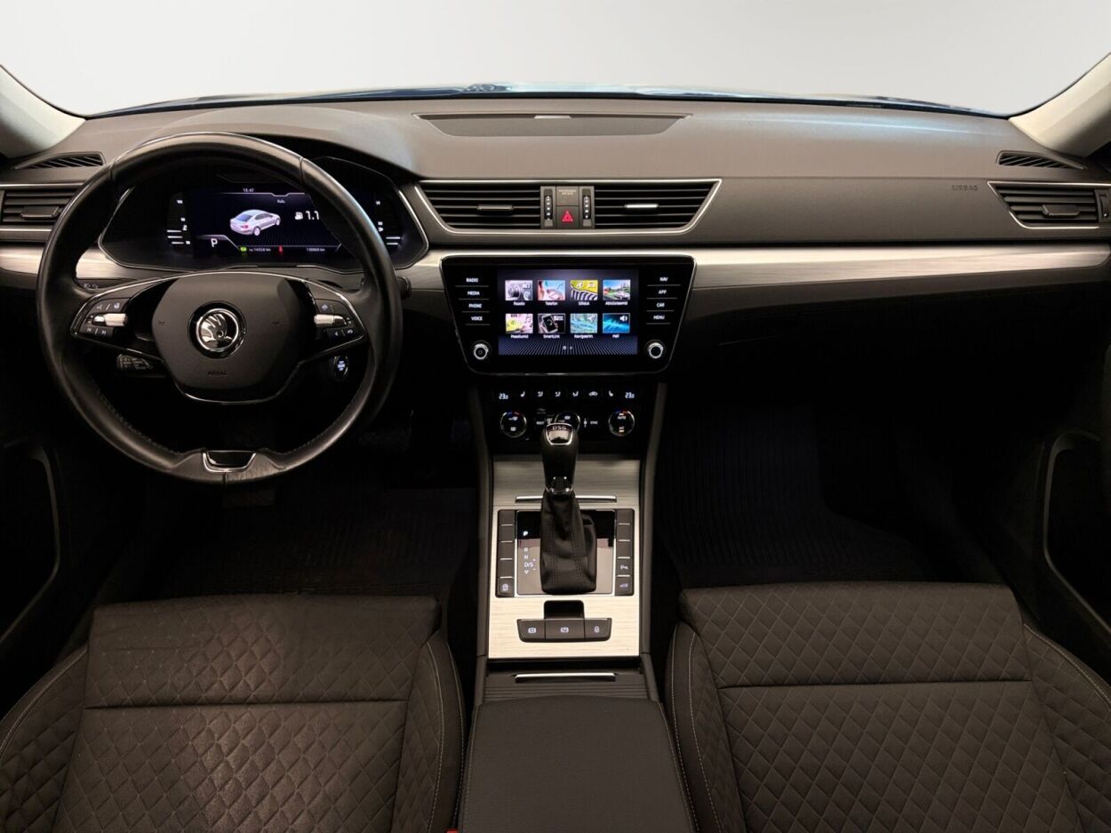 Škoda Superb 2021, photo 7/10