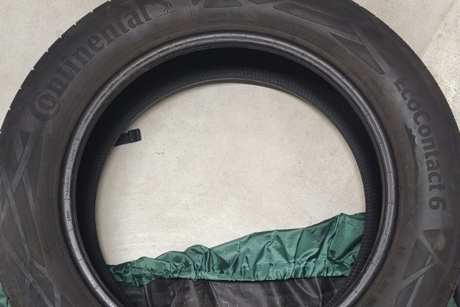 Used summer tire 235/55R18 Continental