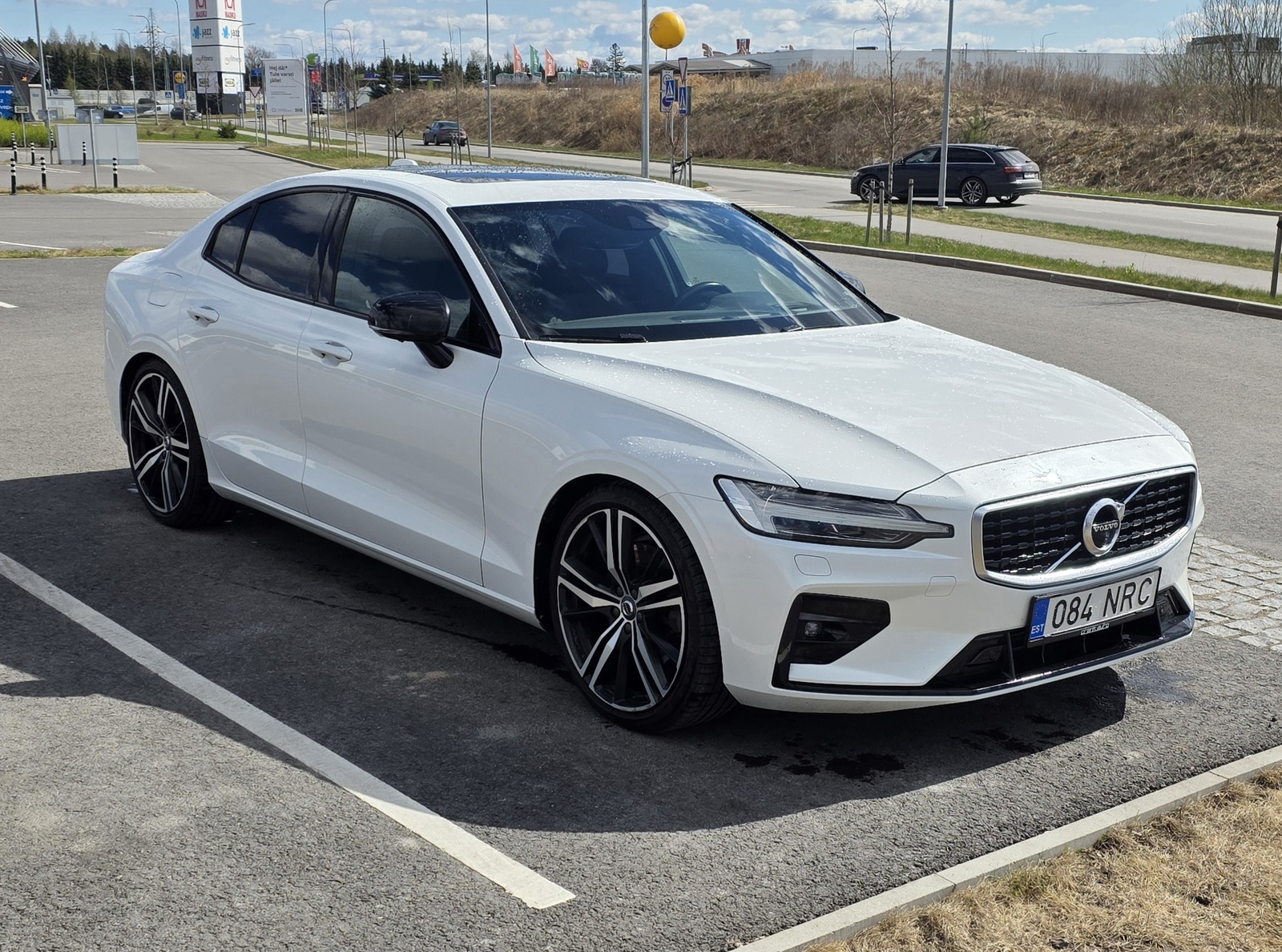 Volvo S60 T5 AWD R-Design 2.0 184kW 2019, photo 3/10