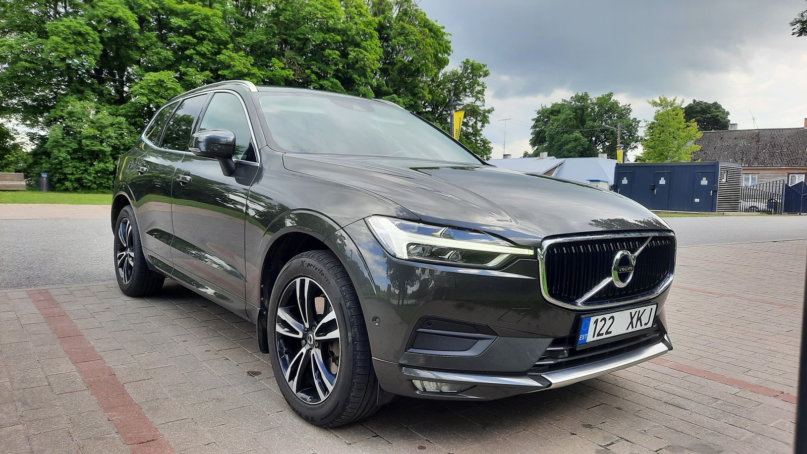 Volvo XC60 2019, photo 2/10