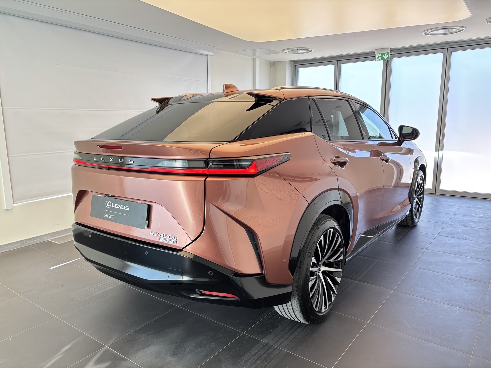Lexus RZ 450 2024, kuva 6/10