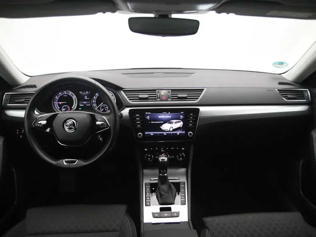 Škoda Superb 2021, photo 2/36