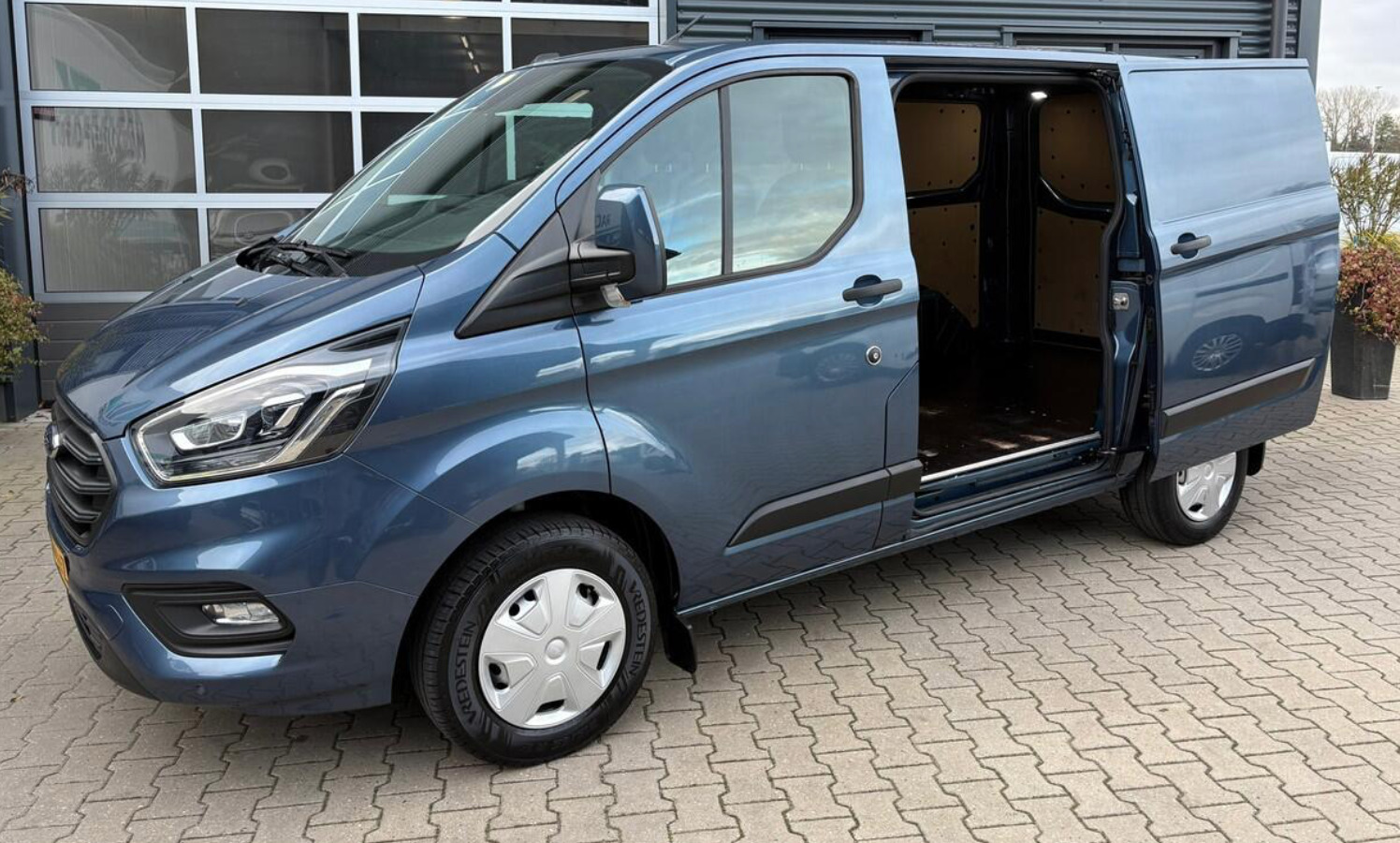 Ford Transit Custom 2021, photo 2/5