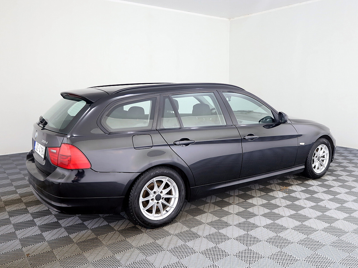 BMW 318 2011, photo 3/7