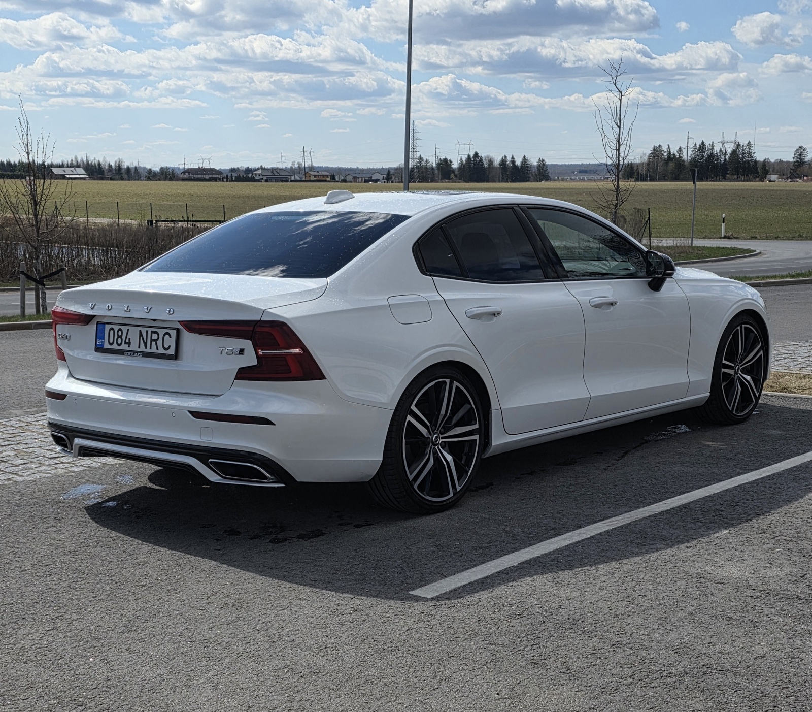 Volvo S60 T5 AWD R-Design 2.0 184kW 2019, photo 5/10