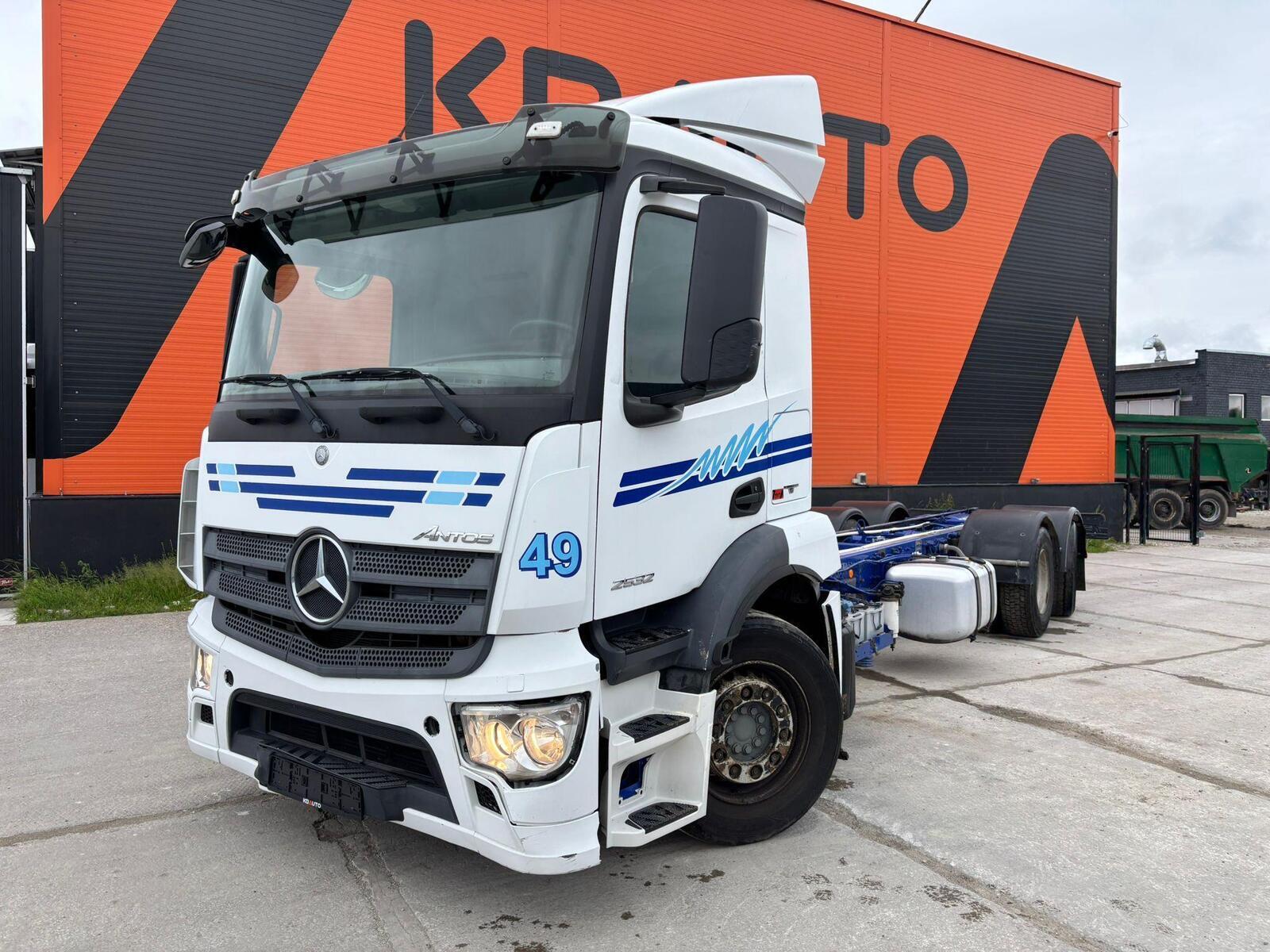 Mercedes-Benz Antos 2532 6x2*4 2015, photo 2/26