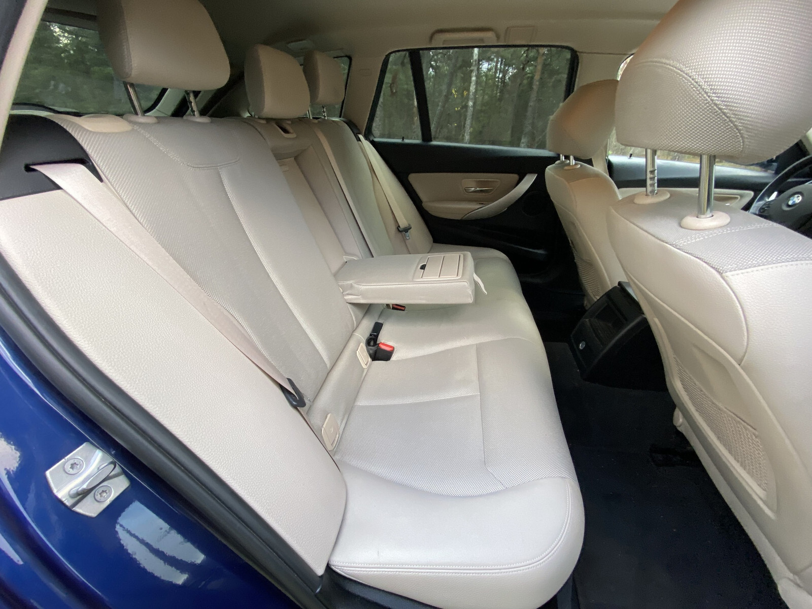 BMW 320 2018, kuva 6/9