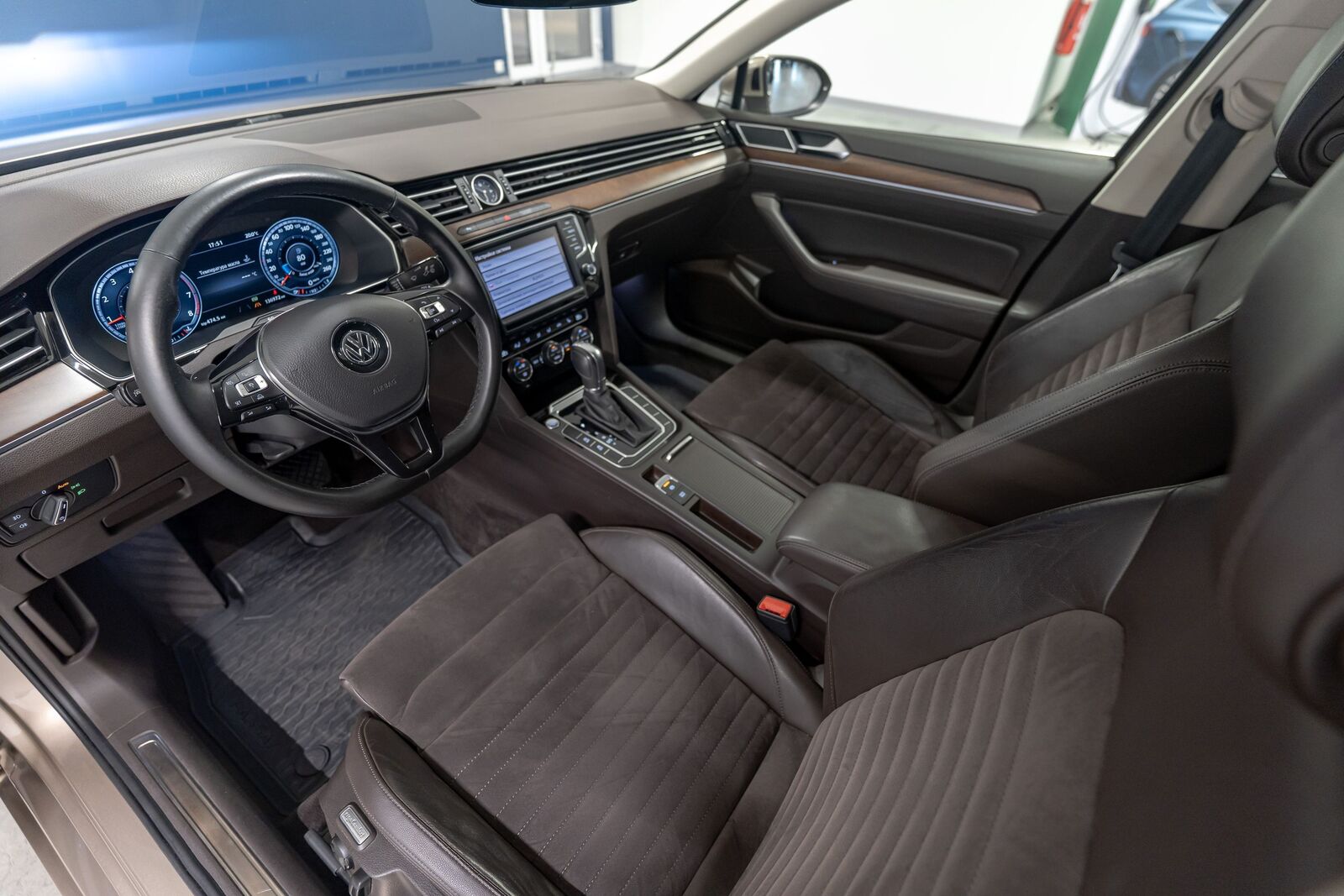 Volkswagen Passat 2016, photo 5/20