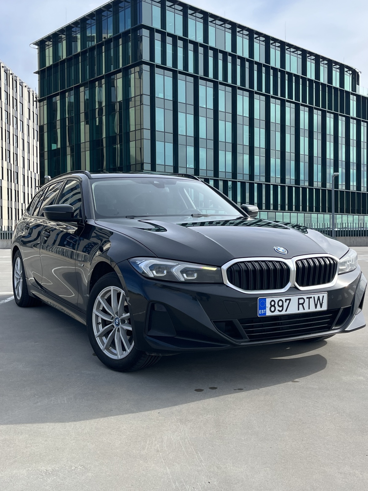BMW 330