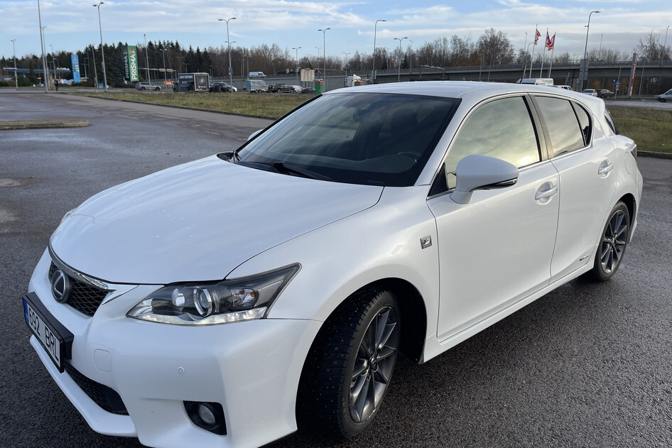 Lexus CT 200h, 2014, 1.8, 73 kW, hübriid (bensiin/elekter), automaat, esivedu