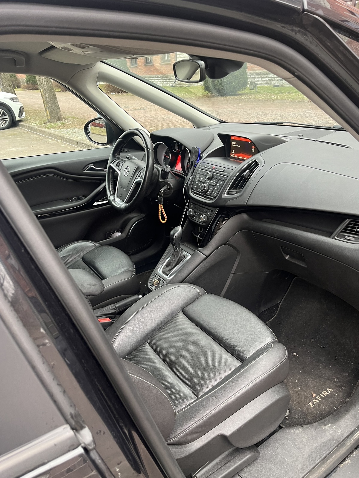 Opel Zafira Tourer 2016, photo 5/10