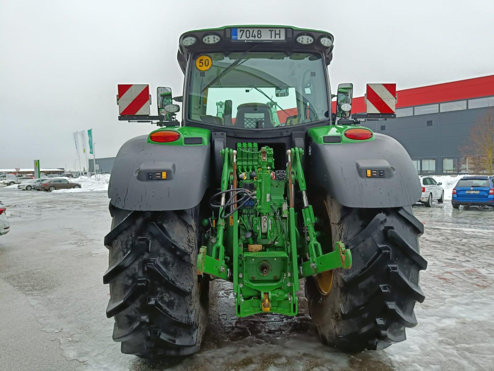 John Deere 6215R, photo 5/15