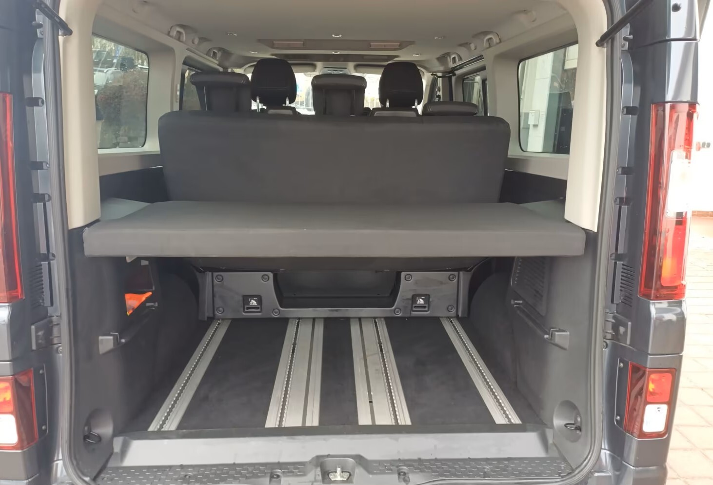 Renault Trafic 2023, photo 7/11