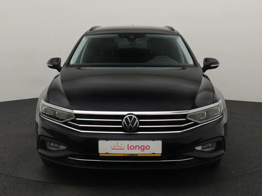 Volkswagen Passat 2023, photo 3/10