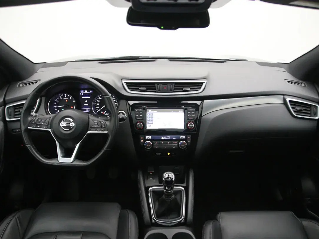 Nissan Qashqai Tekna 1.2 85kW 2018, kuva 2/10