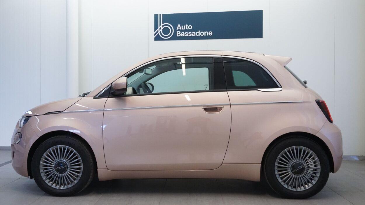 Fiat 500 e 42 kWh 43kW 2023, kuva 3/26