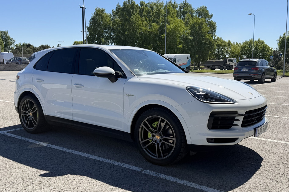 Porsche Cayenne, 2019, 3.0, 250 kW, гибрид (бензин/электричество), автомат, полный привод