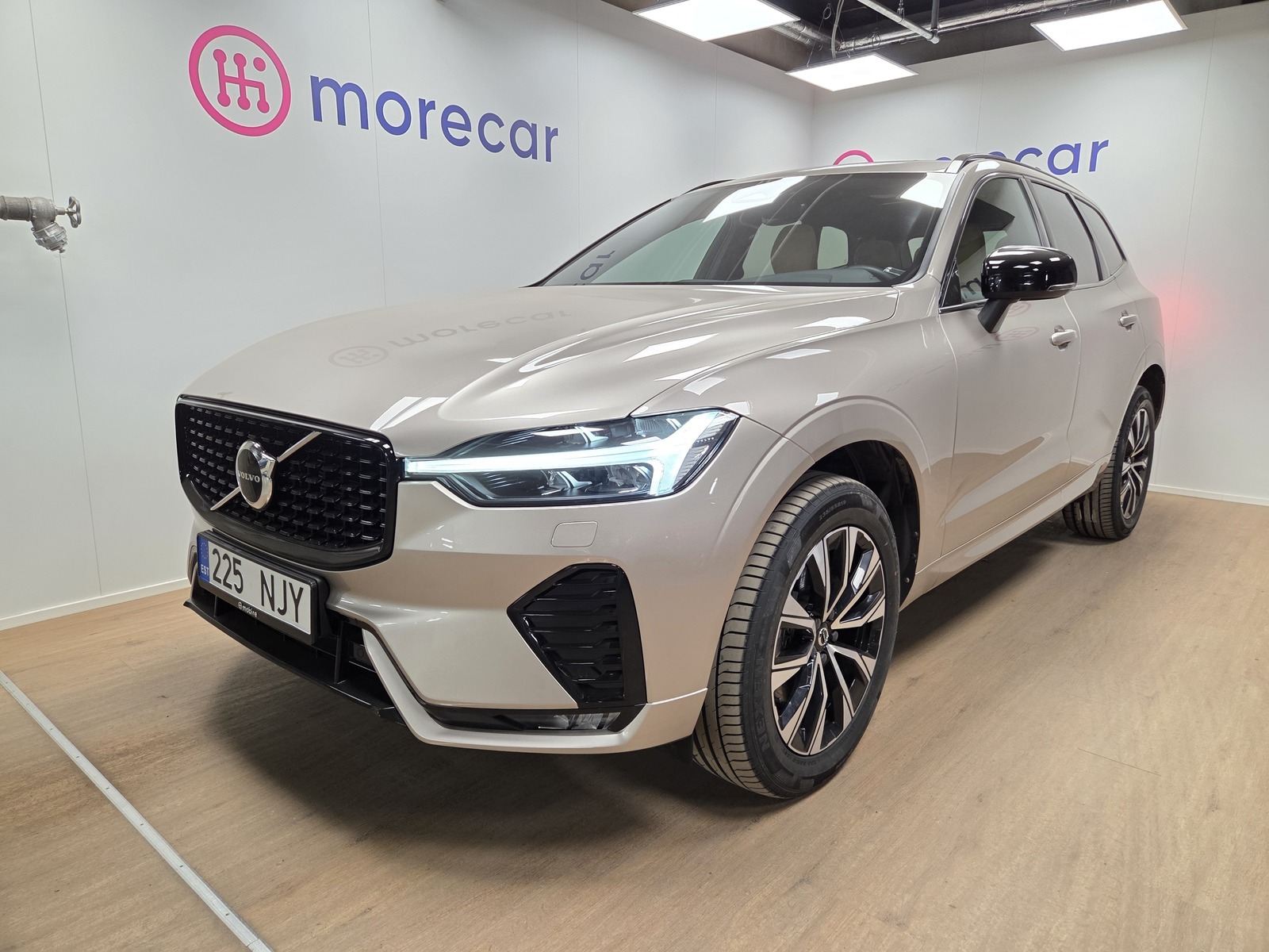 Volvo XC60 2023, photo 3/10