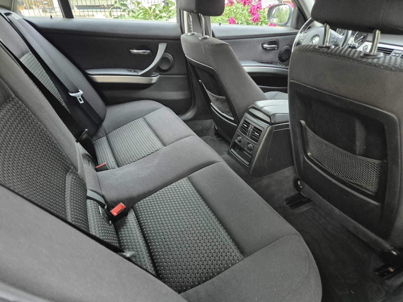 BMW 320 2011, photo 6/10