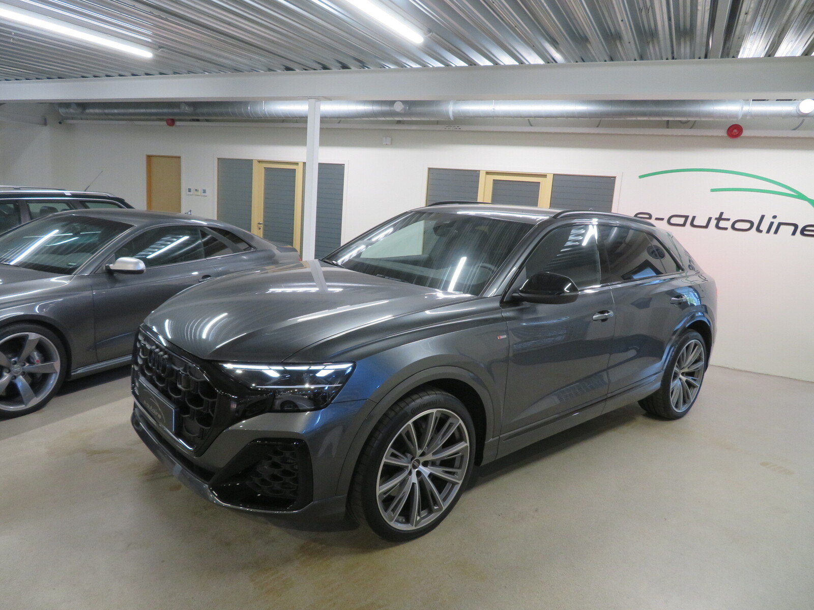 Audi Q8 SUV S line 55 TFSI e quattro 3.0 290kW