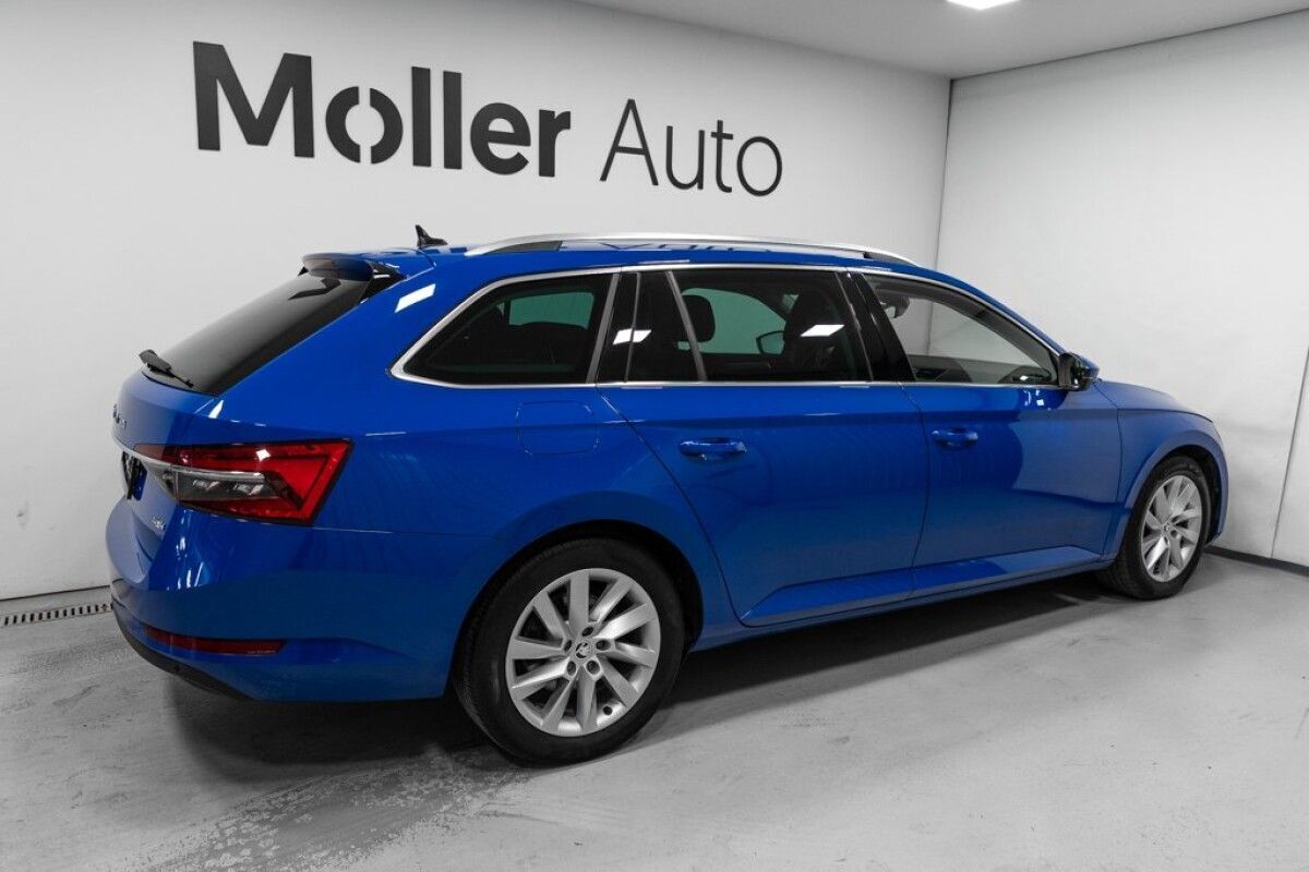 Škoda Superb 2023, photo 4/10