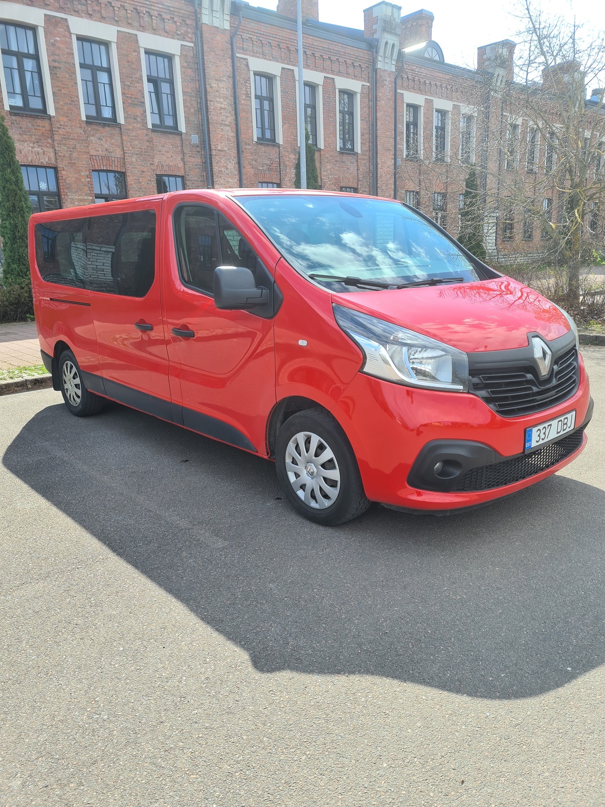 Renault Trafic 2019, kuva 2/8