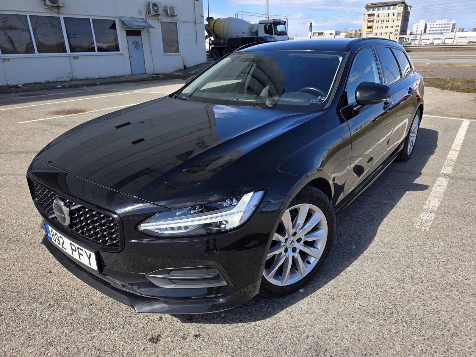 Volvo V90 2019, kuva 2/10