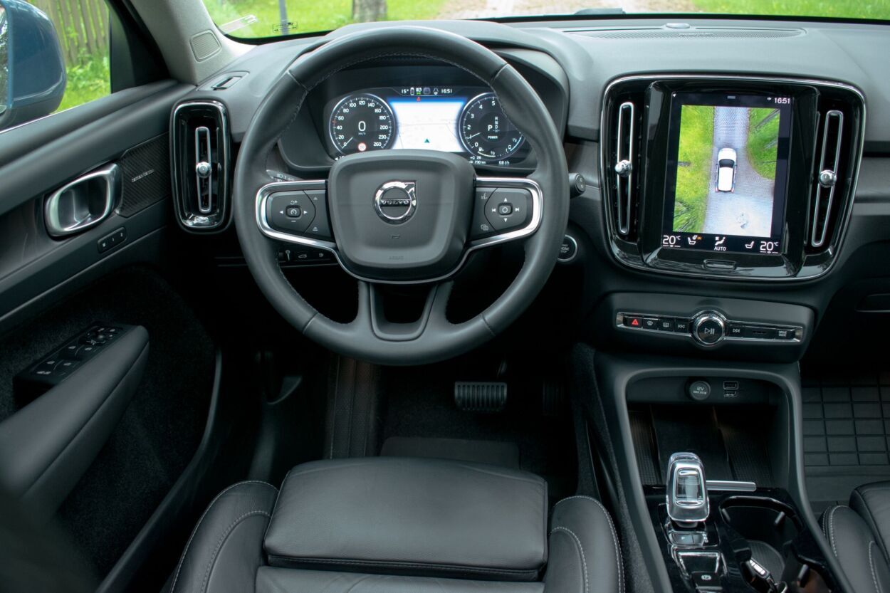 Volvo XC40 2022, kuva 3/10
