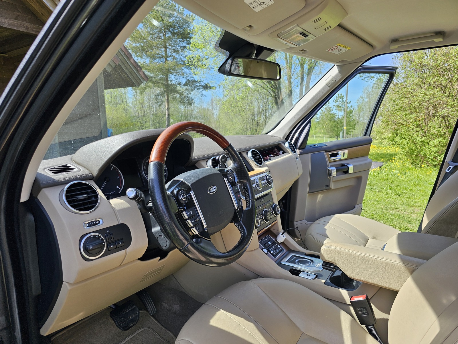 Land Rover Discovery 2016, kuva 7/9
