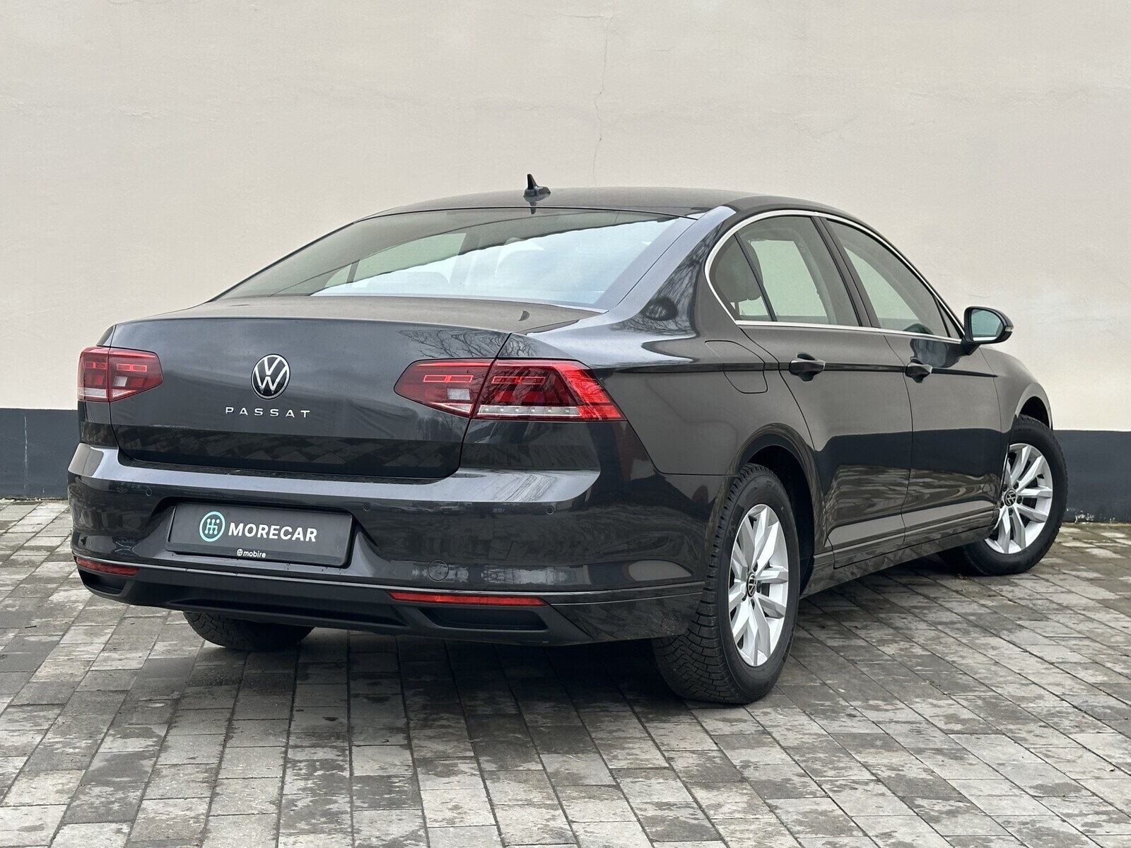 Volkswagen Passat 2023, photo 4/25
