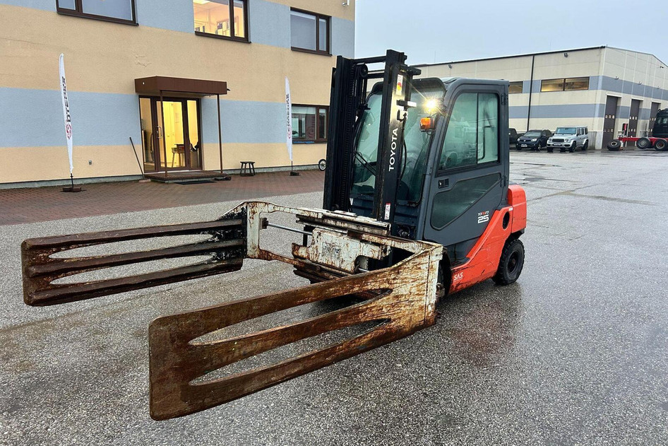 Toyota 02-8 FDF25, 36 kW