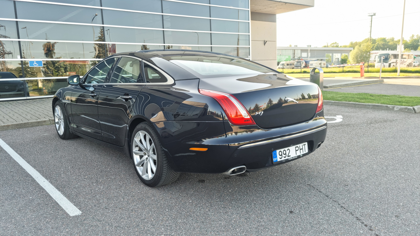 Jaguar XJ Premium Luxury 3.0 202kW 2012, photo 4/8
