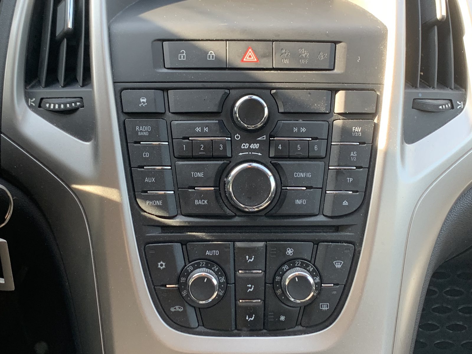 Opel Astra 2011, kuva 4/6