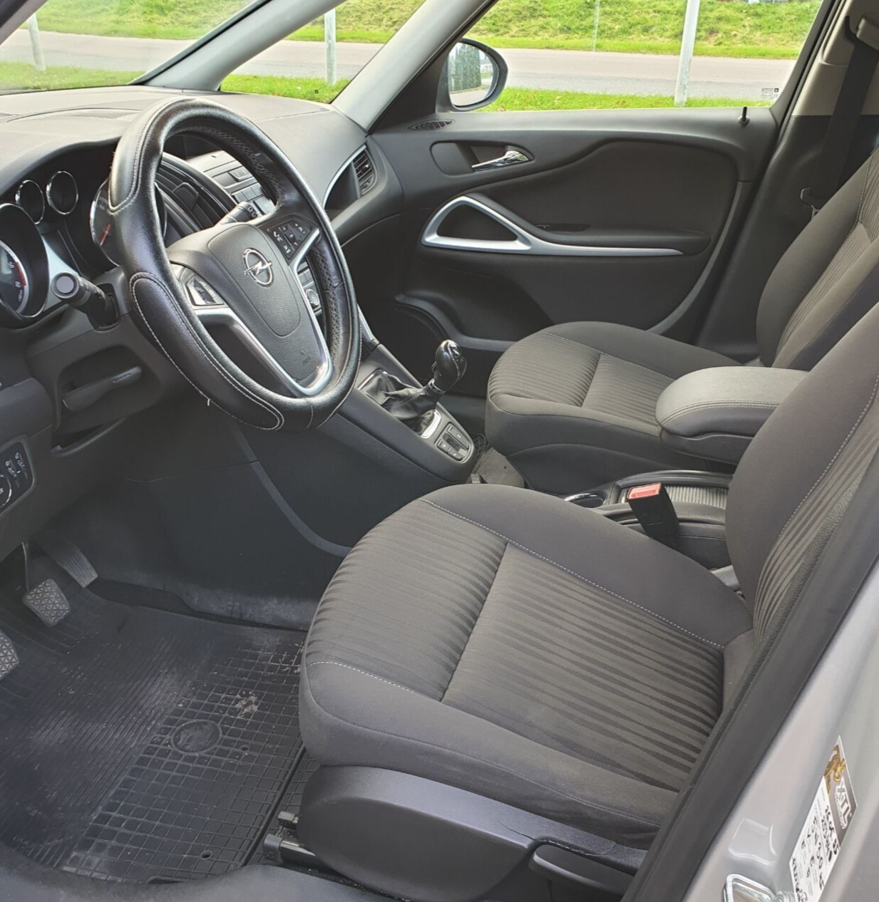 Opel Zafira Tourer 2012, photo 5/12