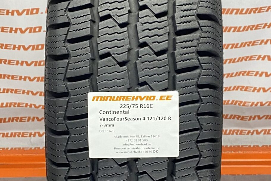 Used studless winter tire 225/75R16 Continental VancoFourSeason 2 121/120 R