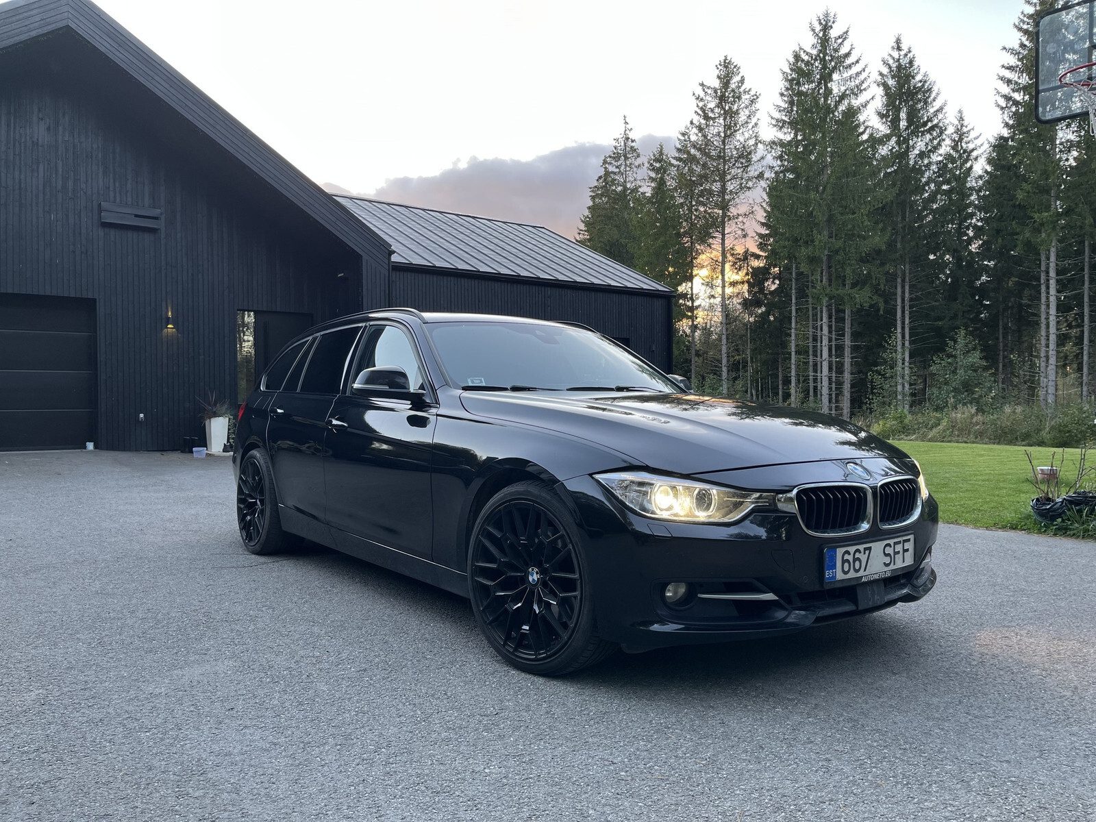 BMW 330 2014, kuva 2/7