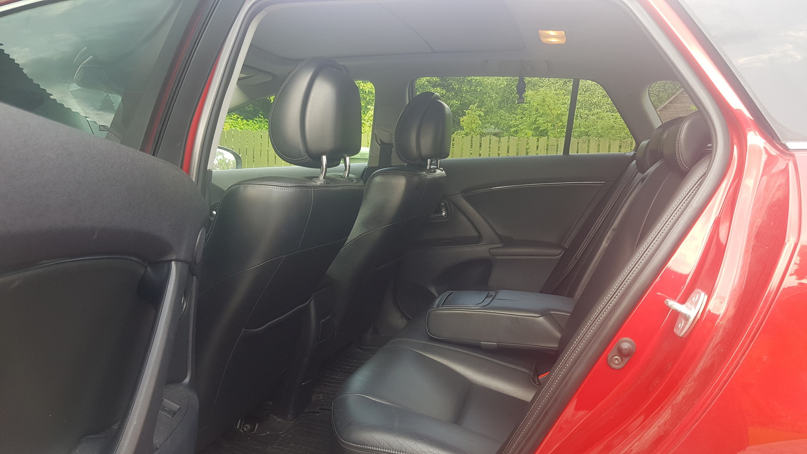 Toyota Avensis 2011, photo 6/10